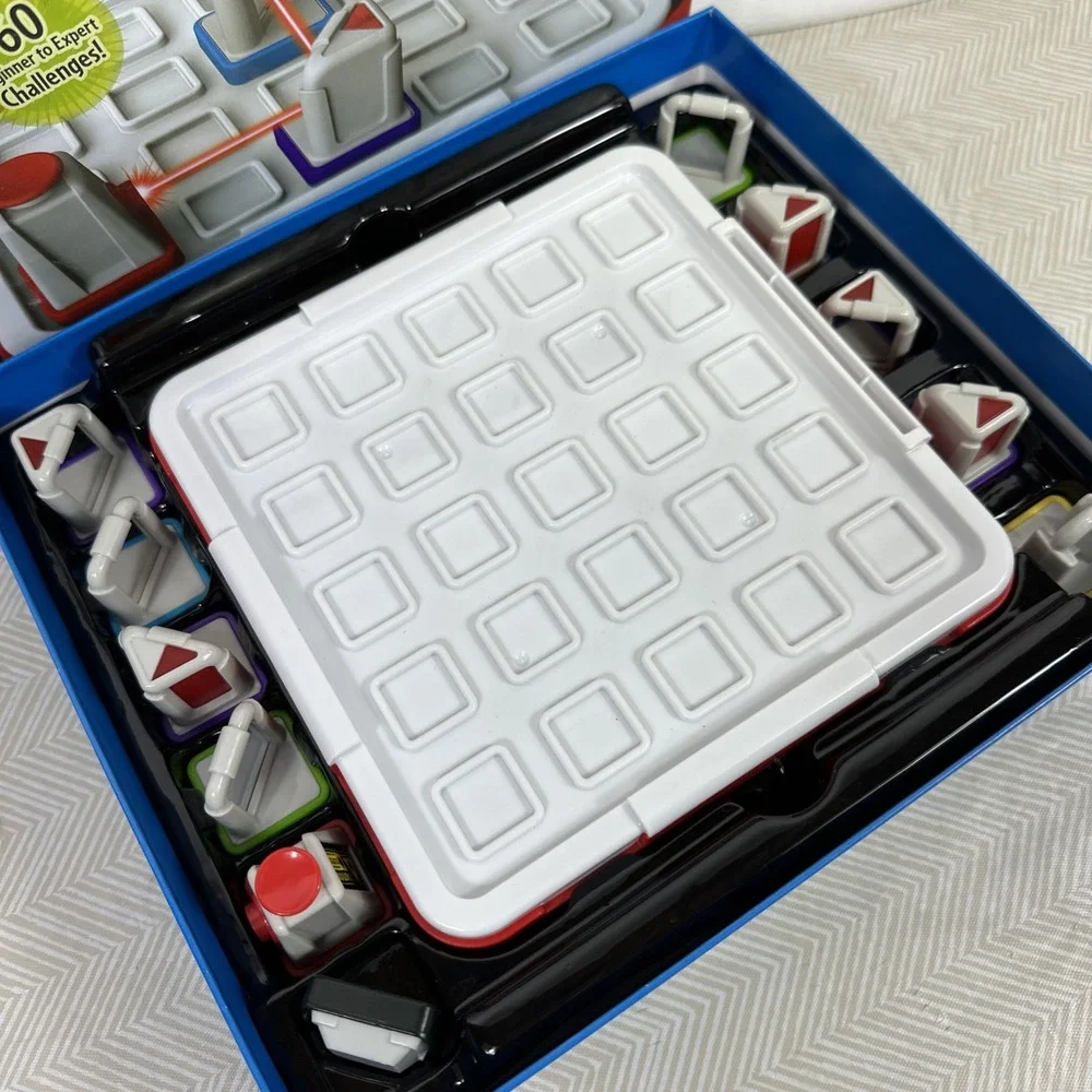 ThinkFun Laser Maze STEM Toy Set‎ Brain-Boosting Game Ages 8+ Logic Homeschool